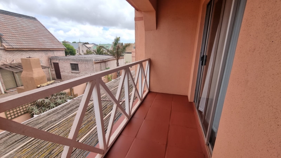 6 Bedroom Property for Sale in Bluewater Bay Western Cape